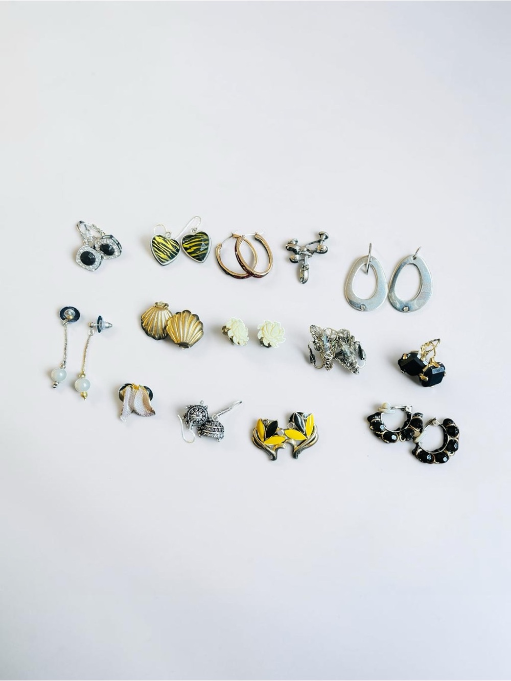 14 Women's Mixed Earring Set in Gold, Silver and Black
